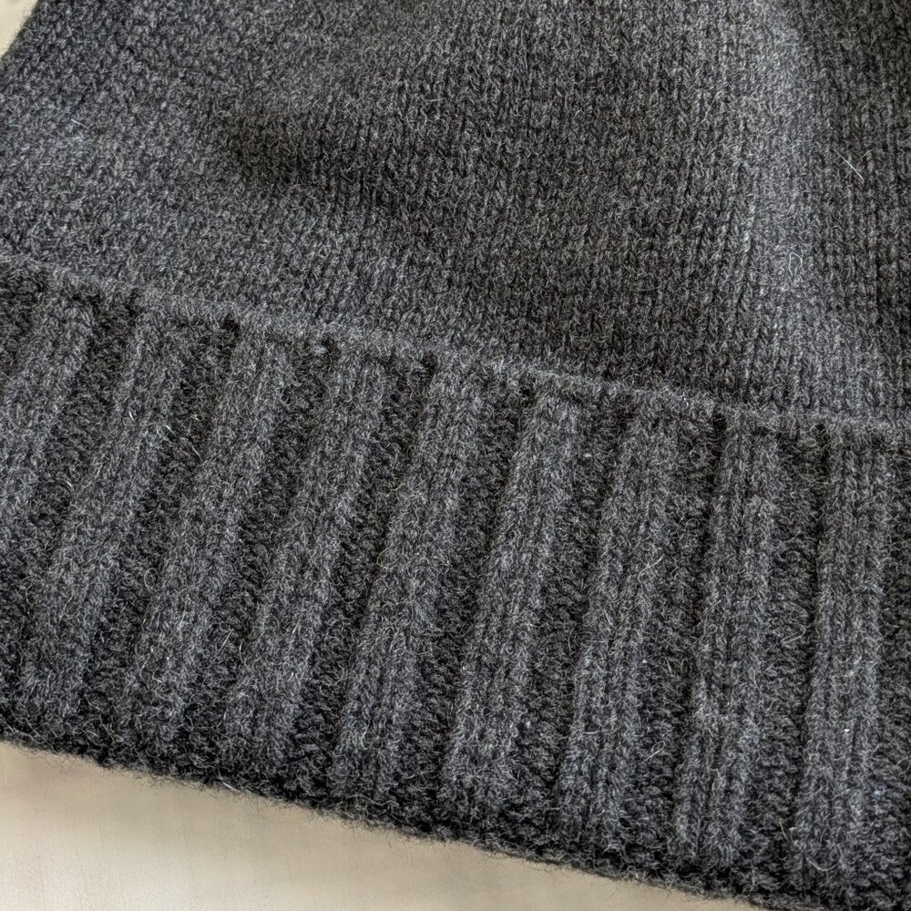 Cashmere Beanie Made in Italy NWT - Picture 5 of 6
